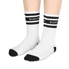 Load image into Gallery viewer, Black Mogul Stripe Mid-length Socks
